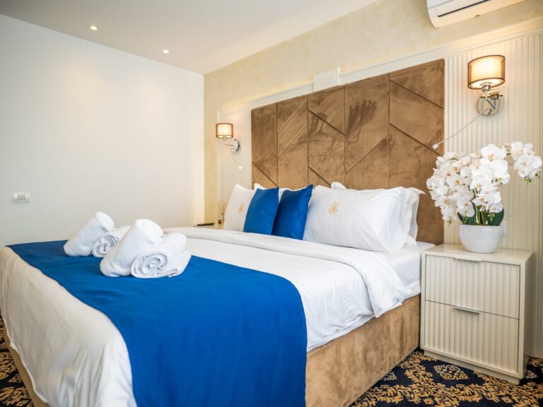 Pat matrimonial cu lenjerie premium, Hotel Belvedere
