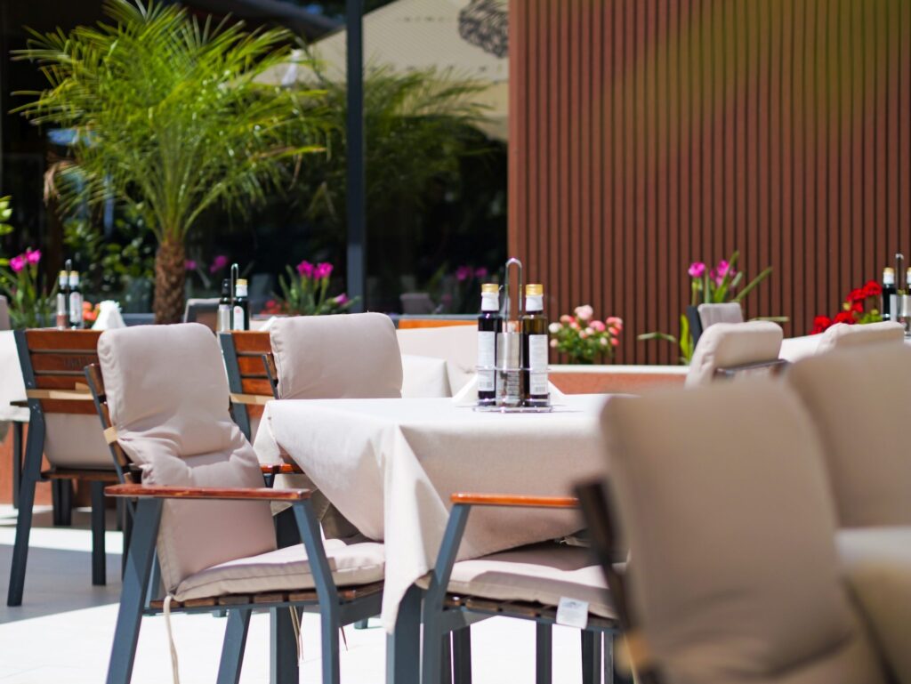 Terasa cu plante a Restaurantului Belvedere