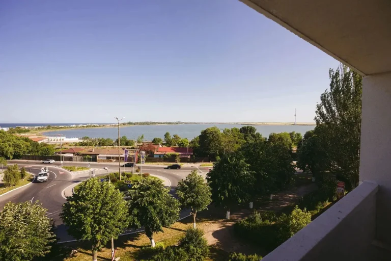 Vedere de la Hotel Belvedere spre Lacul Techirghiol
